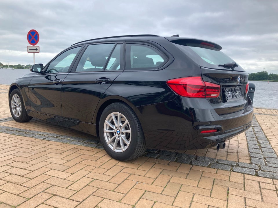 BMW 320i 2,0 Touring 5d