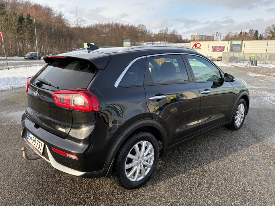 Kia Niro 1,6 HEV Attraction+ DCT 5d