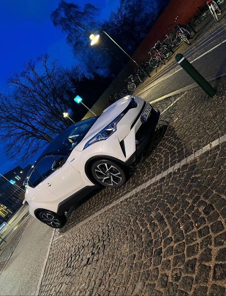 Toyota C-HR 1,8 Hybrid Selected CVT 5d