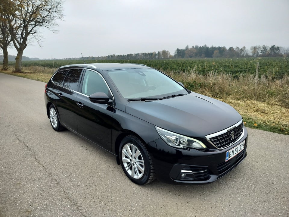 Peugeot 308 1,5 BlueHDi 130 Style SW 5d