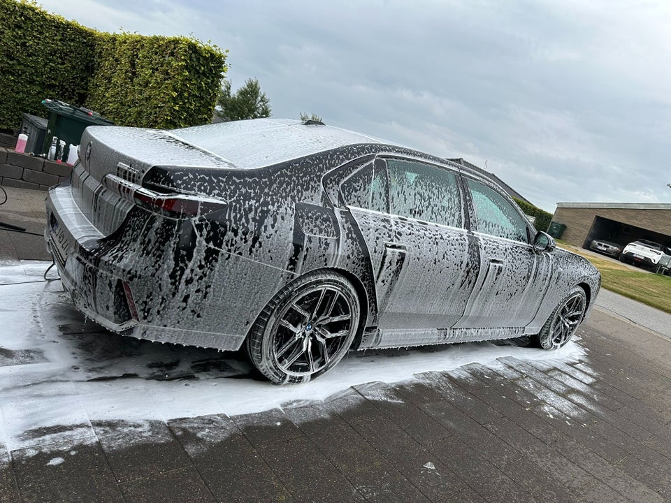 BMW i7 eDrive50 M-Sport 4d