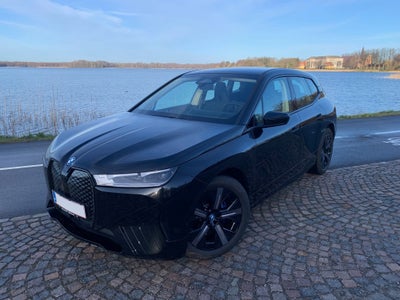 BMW iX  xDrive40 Super Charged El 4x4 4x4 aut. Automatgear modelår 2024 km 4000 Sortmetal ABS airbag