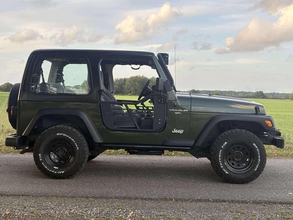 Jeep Wrangler 4,0 Sahara 4x4 2d