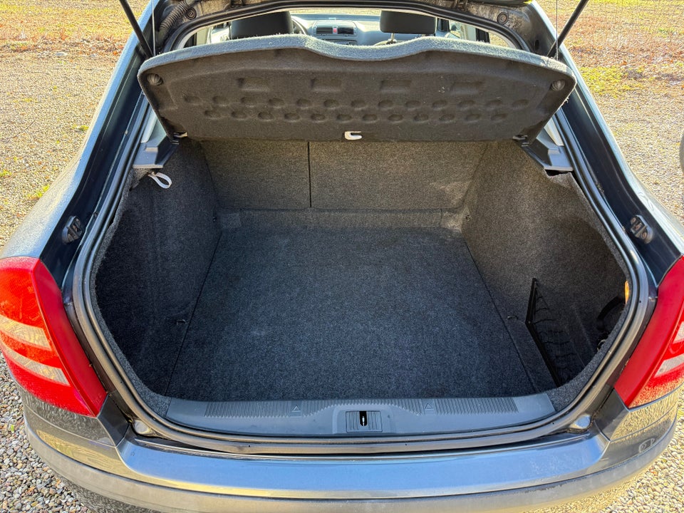 Skoda Octavia 1,6 FSi Ambiente aut. 5d