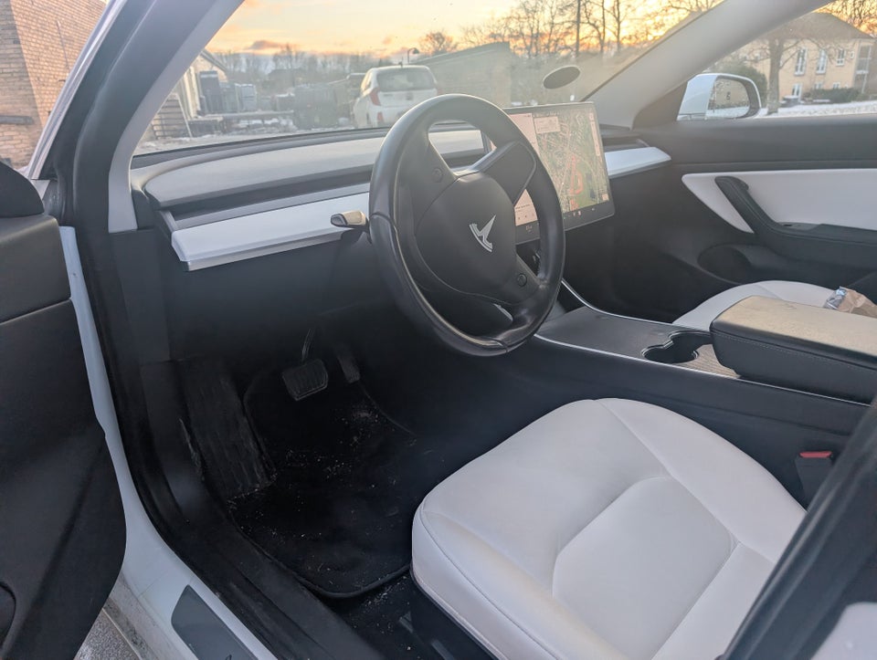 Tesla Model 3 Long Range AWD 4d