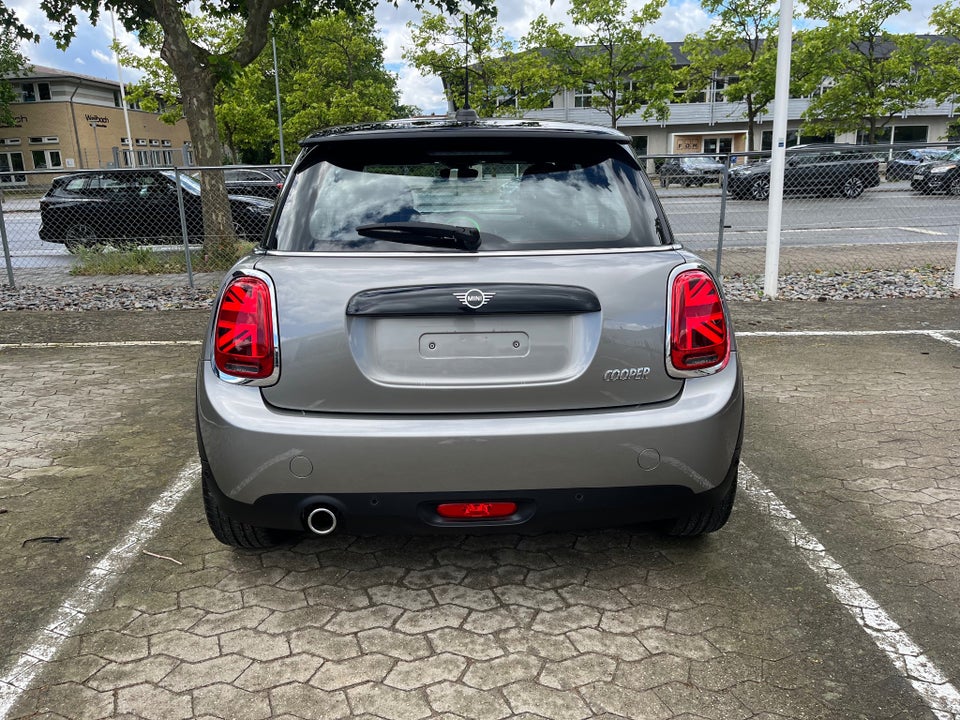 MINI Cooper 1,5 Essential aut. 3d