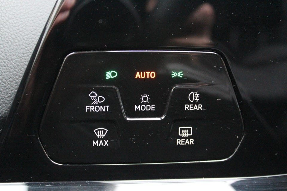 VW Golf VIII 1,4 eHybrid DSG 5d