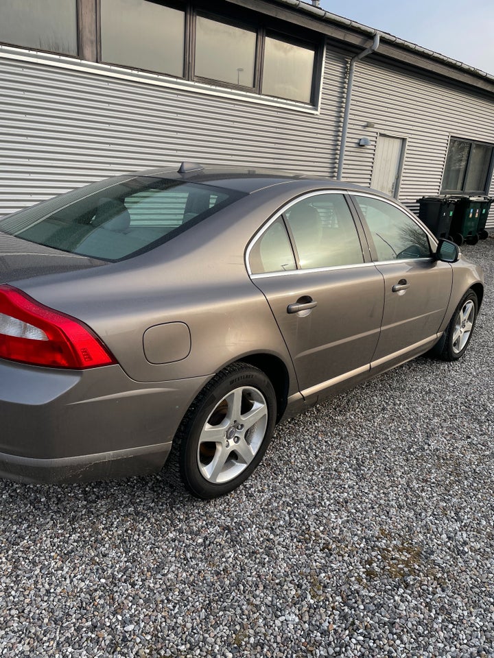 Volvo S80 2,5 T Momentum aut. 4d