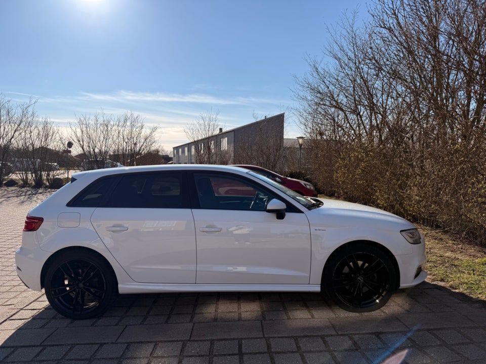 Audi A3 1,4 e-tron Sportback S-tr. 5d