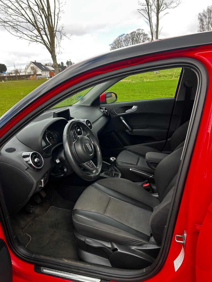 Audi A1 1,6 TDi 105 Ambition Sportback 5d