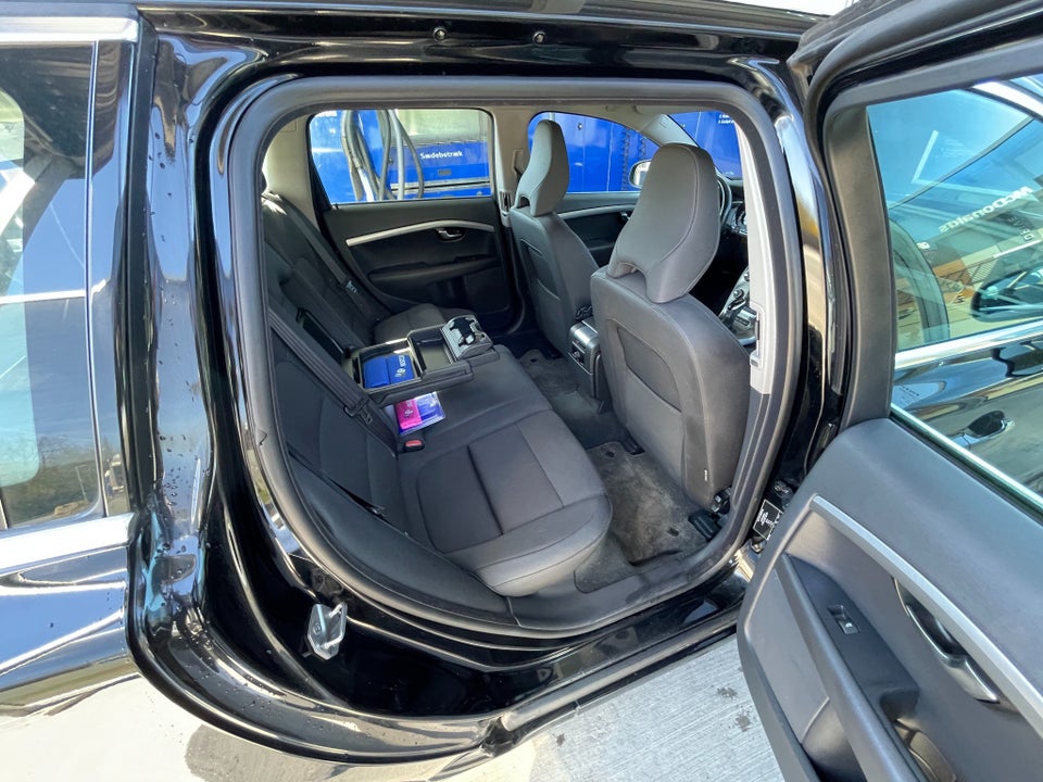 Volvo V70 2,0 T5 240 Momentum aut. 5d