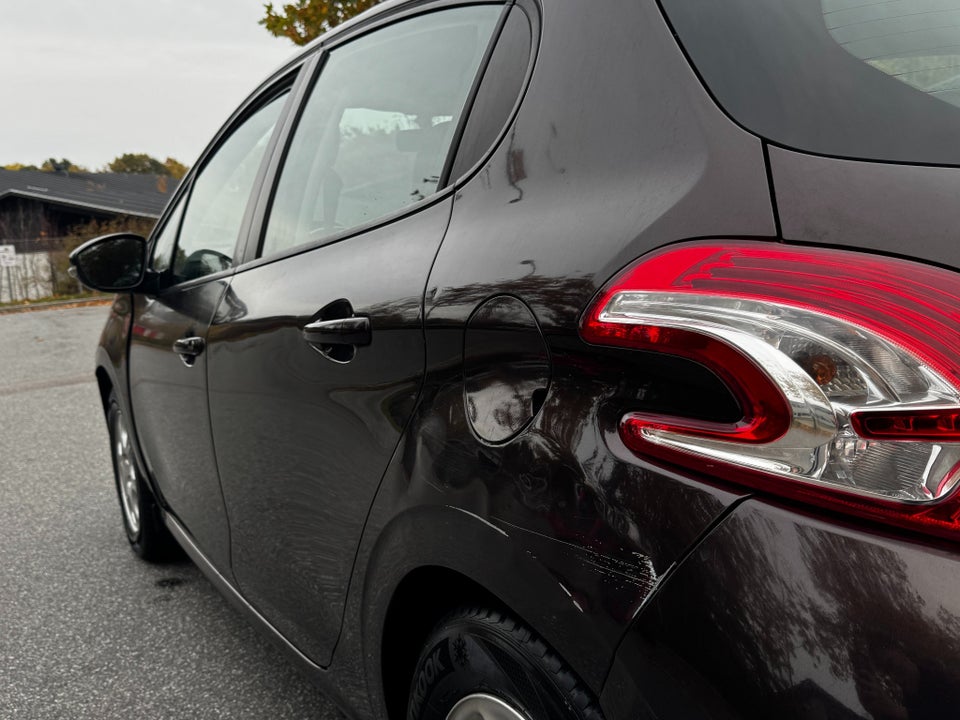 Peugeot 208 1,2 VTi Access 5d