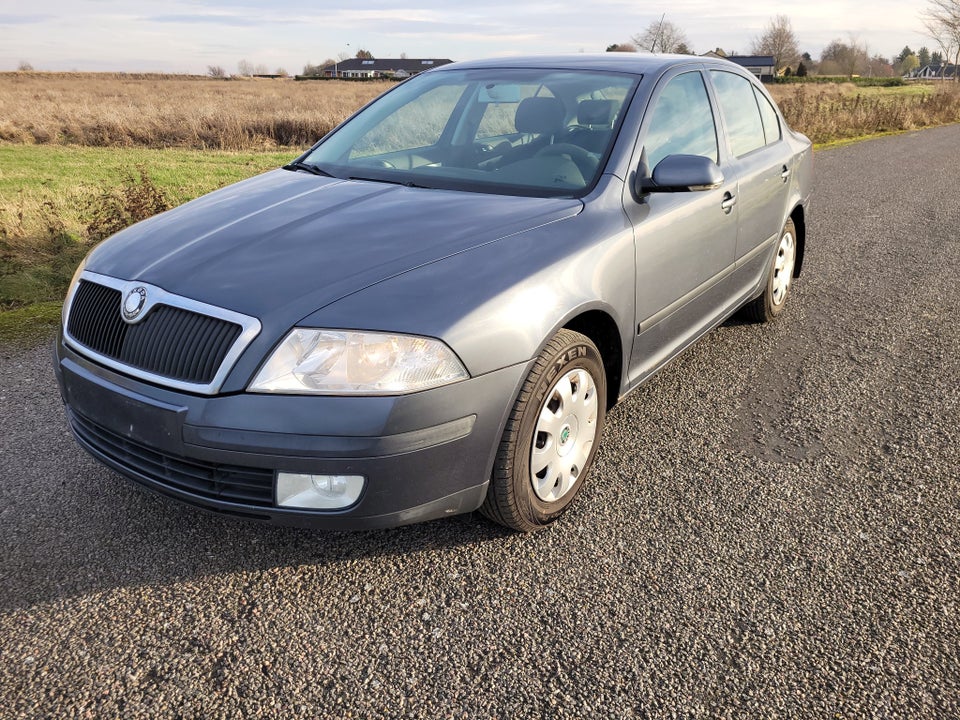 Skoda Octavia 1,6 FSi Elegance 5d
