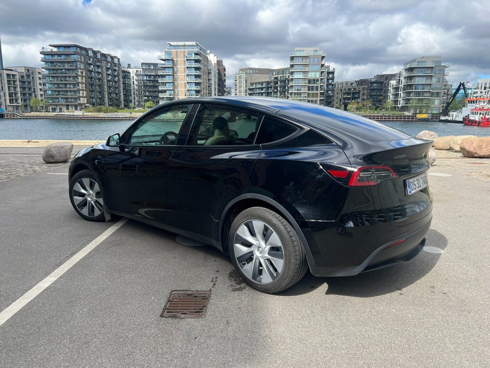 Tesla Model Y Long Range AWD 5d