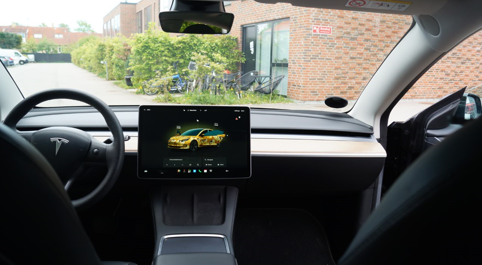 Tesla Model 3 Long Range RWD 4d