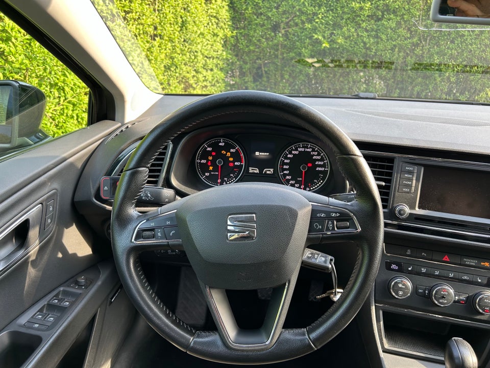 Seat Leon 1,6 TDi 105 Style ST DSG 5d
