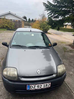 Renault Clio II 1,6 iS 5d