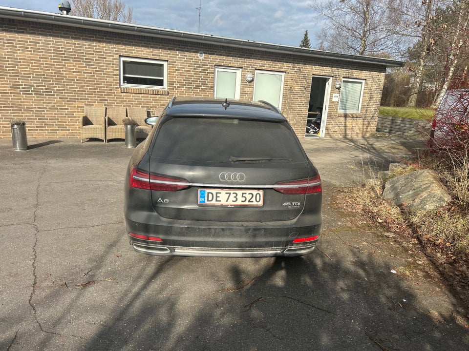 Audi A6 45 TDi Avant quattro Tiptr. 5d