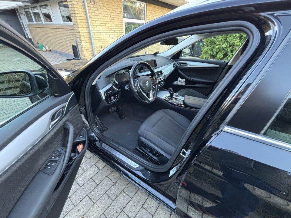 BMW 520d 2,0 Touring Connected aut. 5d