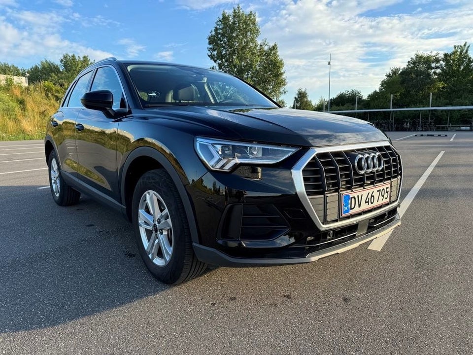 Audi Q3 45 TFSi e Attitude+ S-tr. 5d