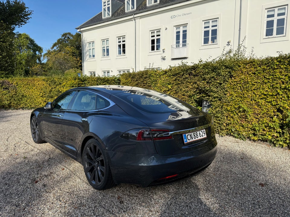 Tesla Model S Standard Range AWD 5d