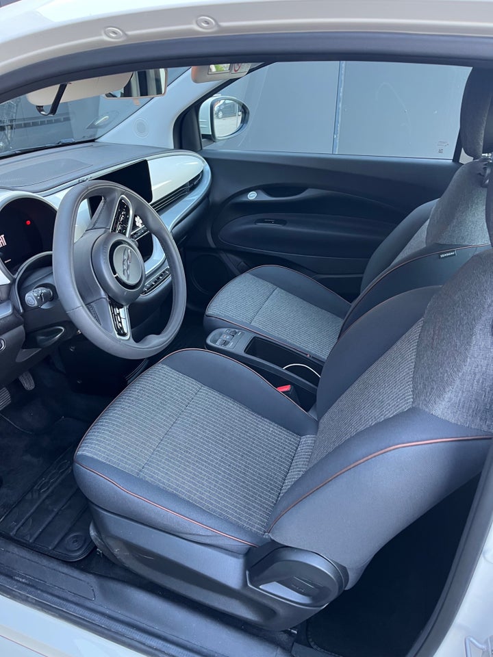 Fiat 500e 42 Icon 3d