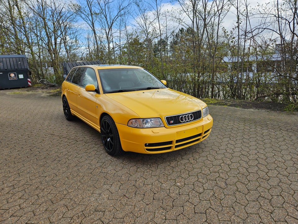 Audi S4 2,7 Avant quattro 5d