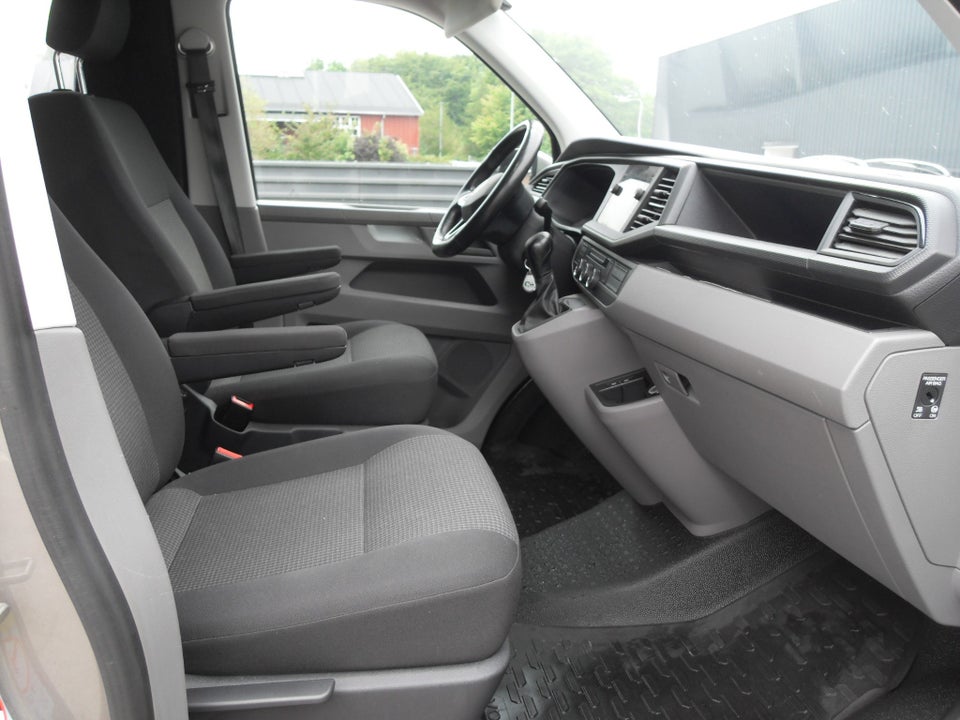 VW Transporter 2,0 TDi 199 Kassevogn DSG 4Motion kort