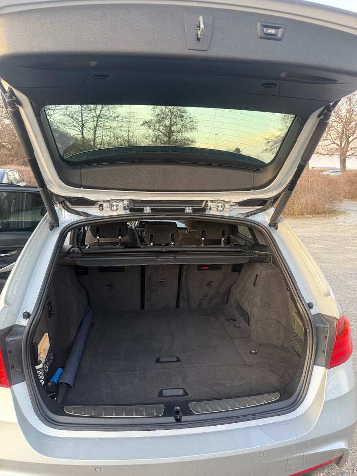 BMW 320d 2,0 Touring M-Sport xDrive 5d