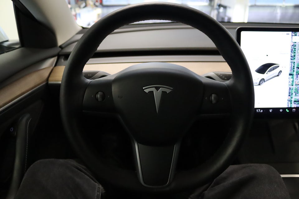 Tesla Model 3 Standard Range+ RWD 4d