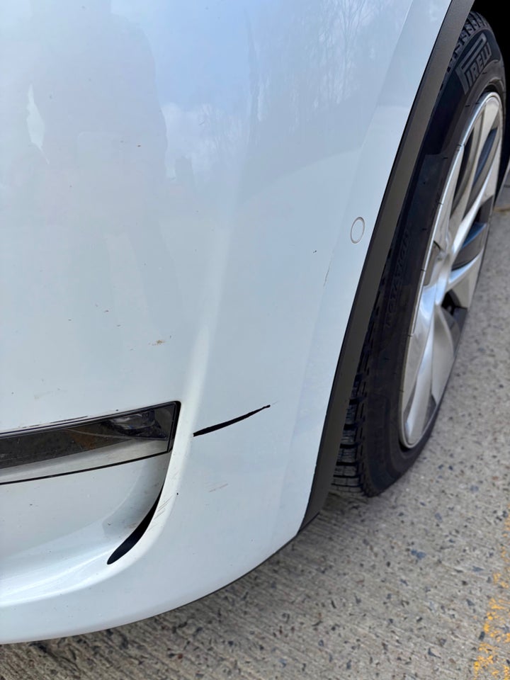 Tesla Model Y Long Range AWD 5d