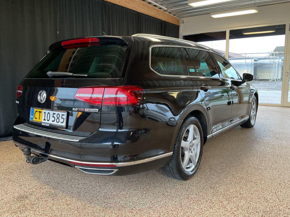 VW Passat 2,0 TDi 240 Highline Variant DSG 4Motion Van 5d