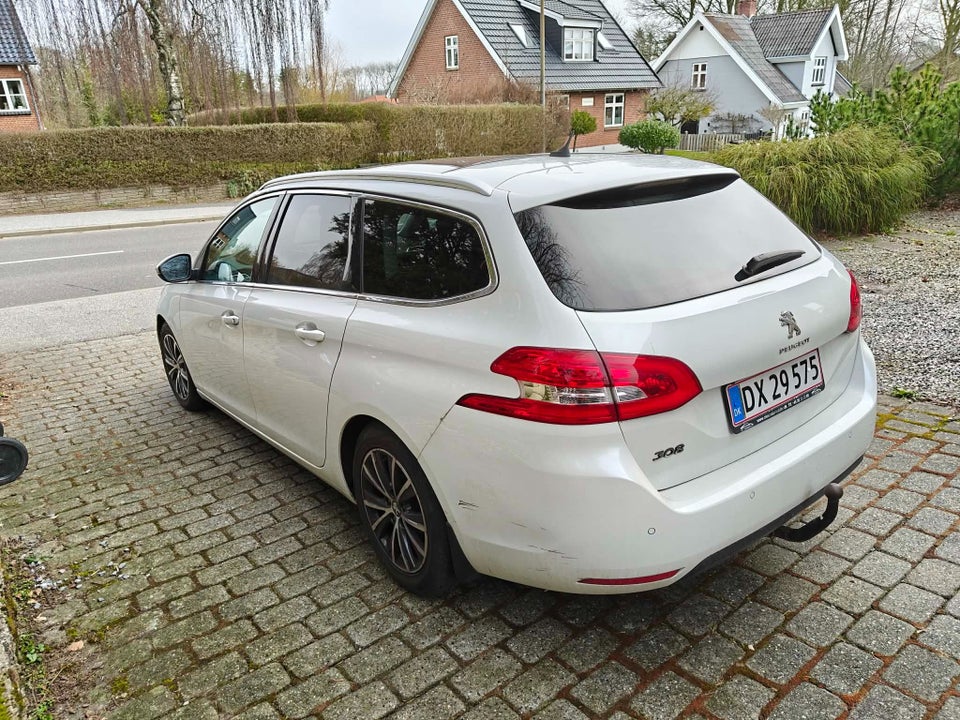 Peugeot 308 1,6 BlueHDi 120 Allure Sky SW EAT6 5d