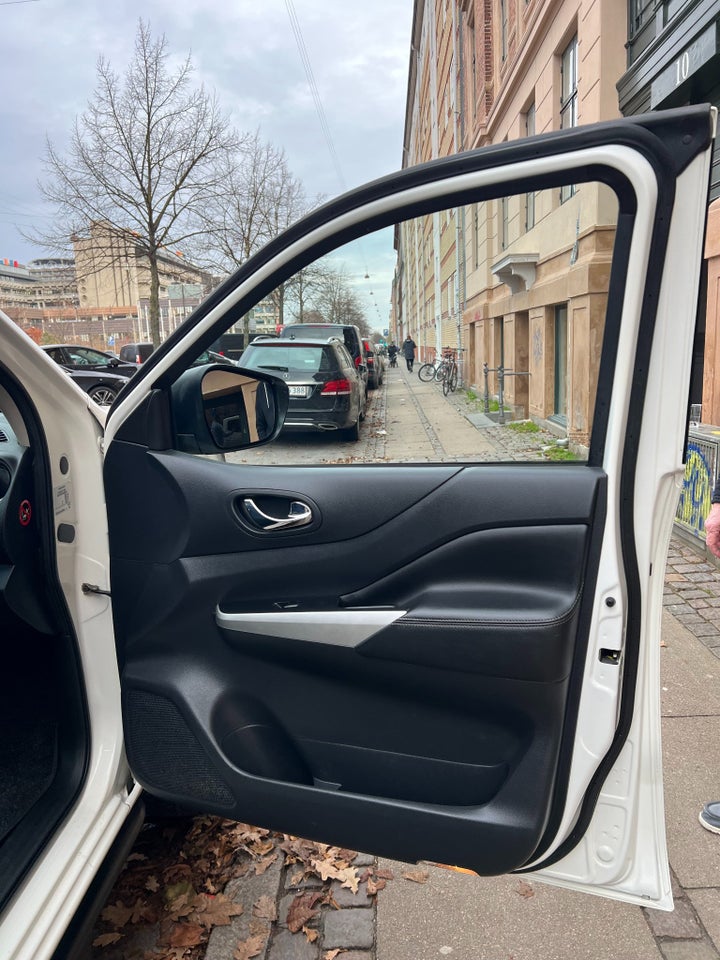 Nissan Navara 2,3 dCi 190 Db.Kab N-Connecta aut. 4d