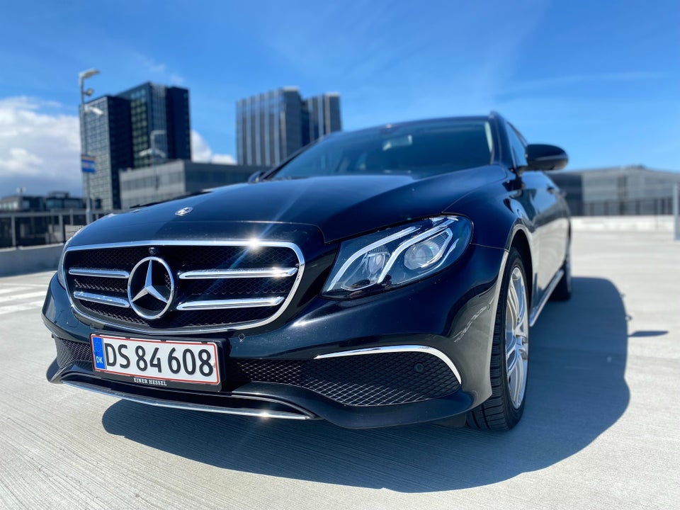 Mercedes E300 de 2,0 AMG Line stc. aut. 5d