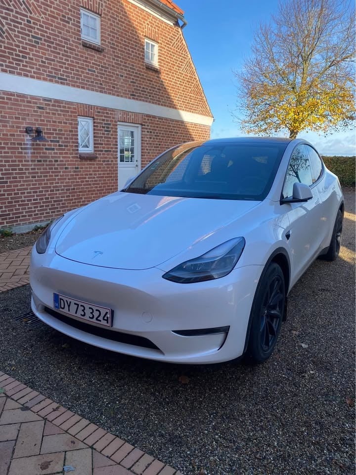 Tesla Model Y Long Range AWD 5d