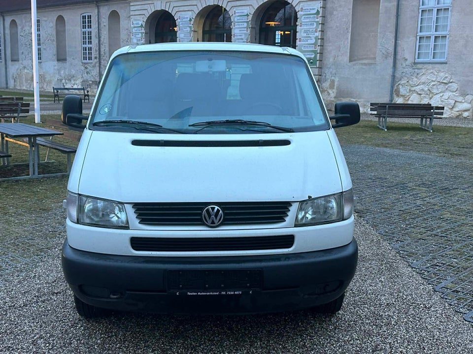VW Caravelle 2,5 Comfortline 5d