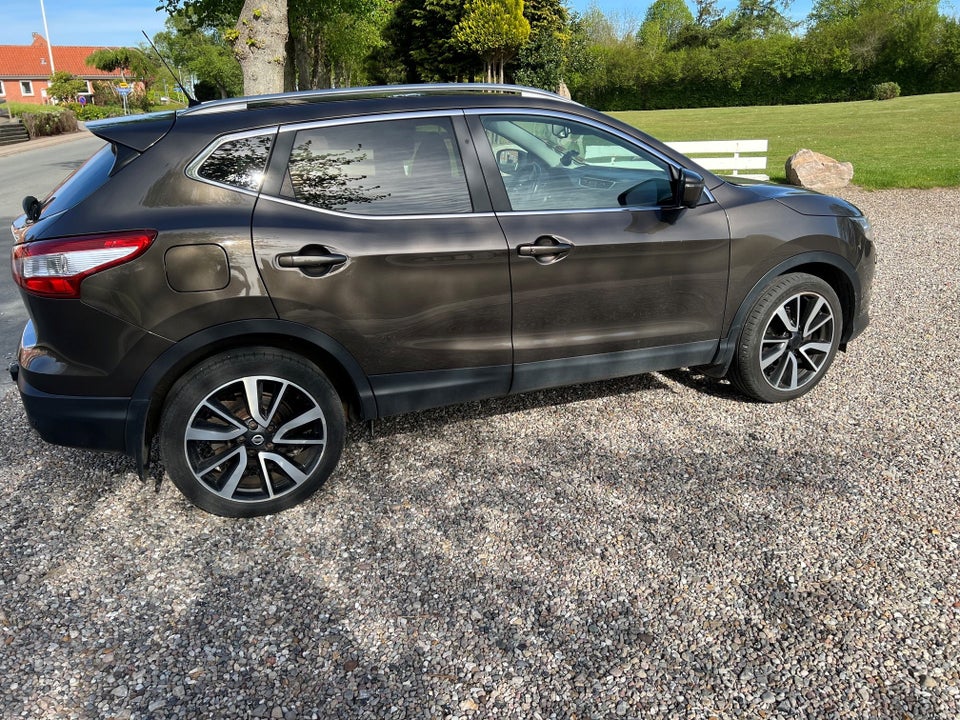 Nissan Qashqai 1,6 dCi 130 Tekna X-tr. 5d
