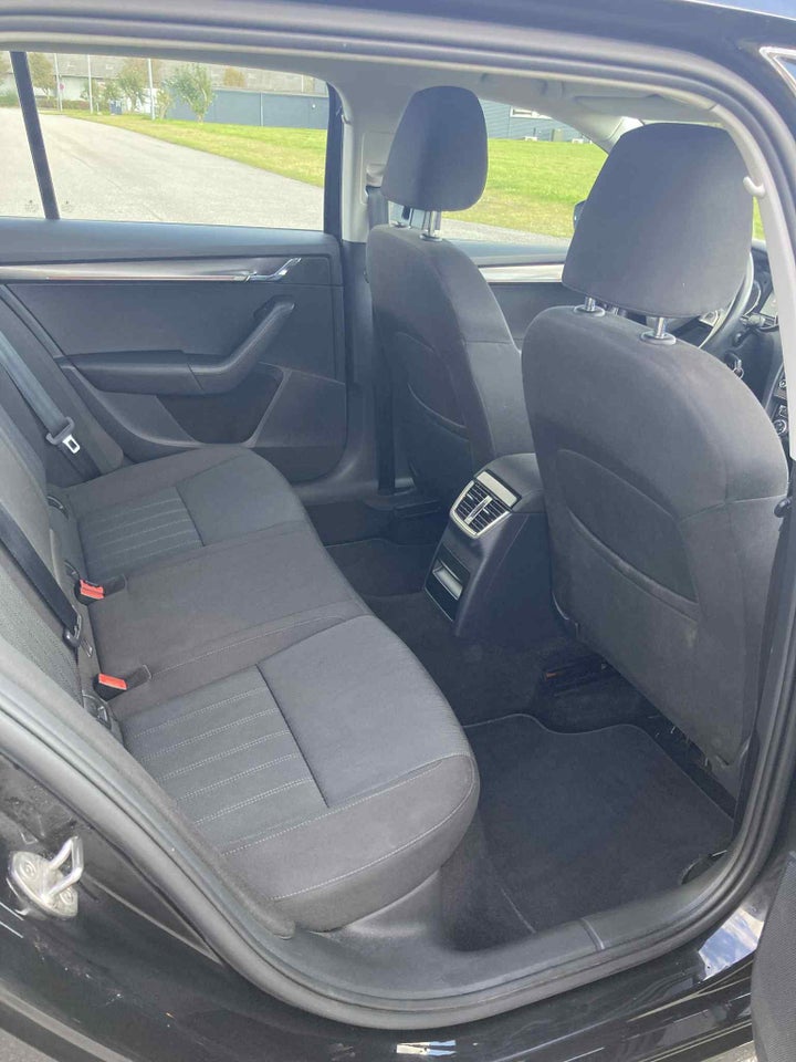 Skoda Octavia 2,0 TDi 150 Style Combi DSG 5d