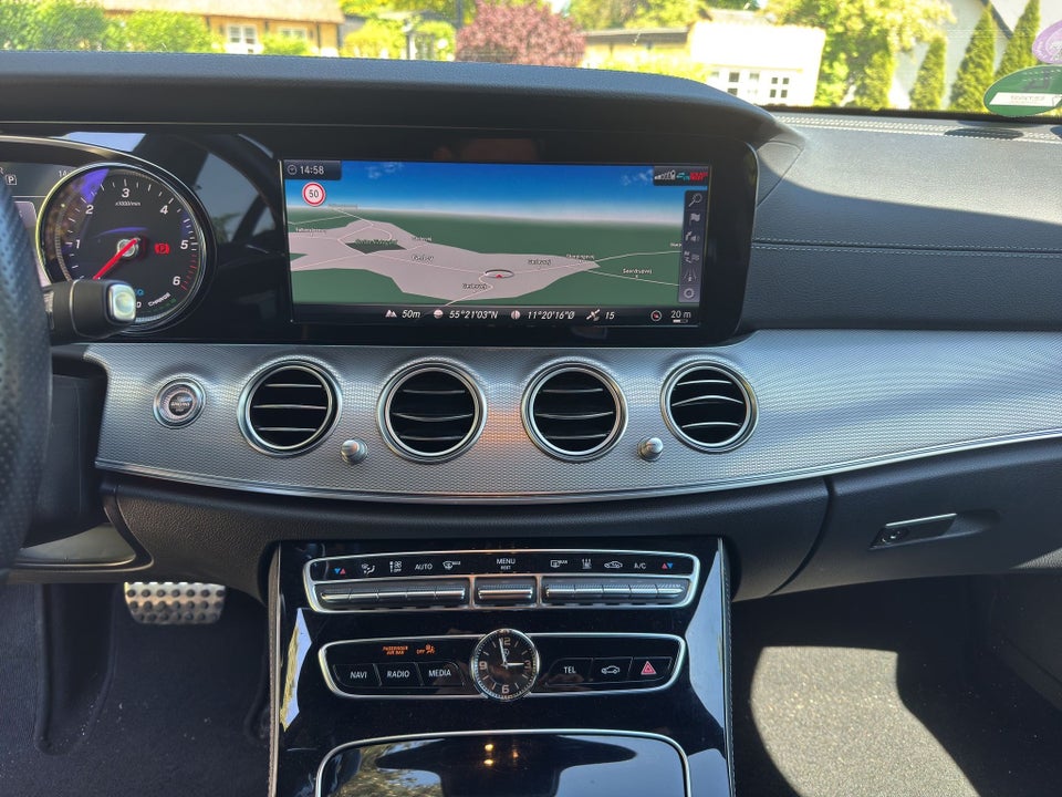 Mercedes E300 de 2,0 AMG Line stc. aut. 5d