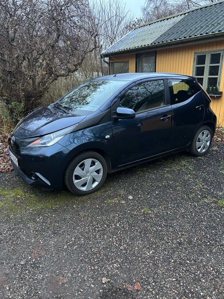 Toyota Aygo 1,0 VVT-i x-touch 5d
