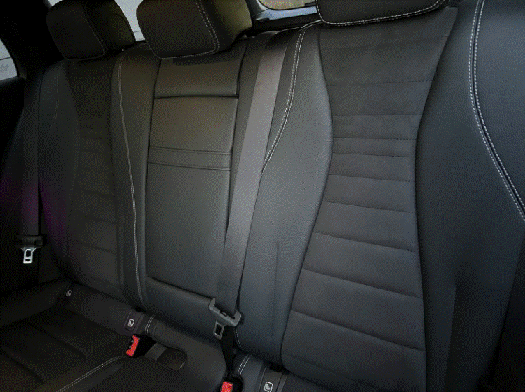 Mercedes E300 de 2,0 AMG Line stc. aut. 5d