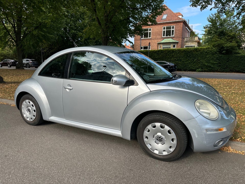 VW New Beetle 1,6 Trendline 2d