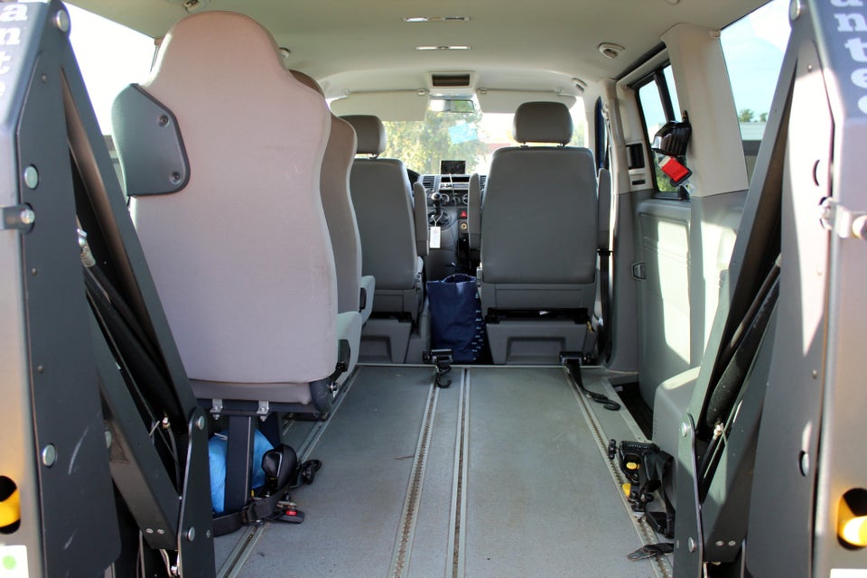 VW Transporter 2,5 TDi 130 Kombi lang 4d