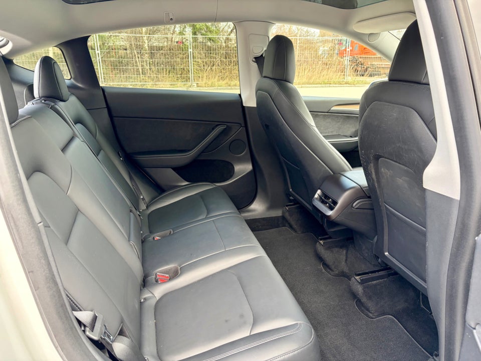 Tesla Model Y Long Range AWD 5d