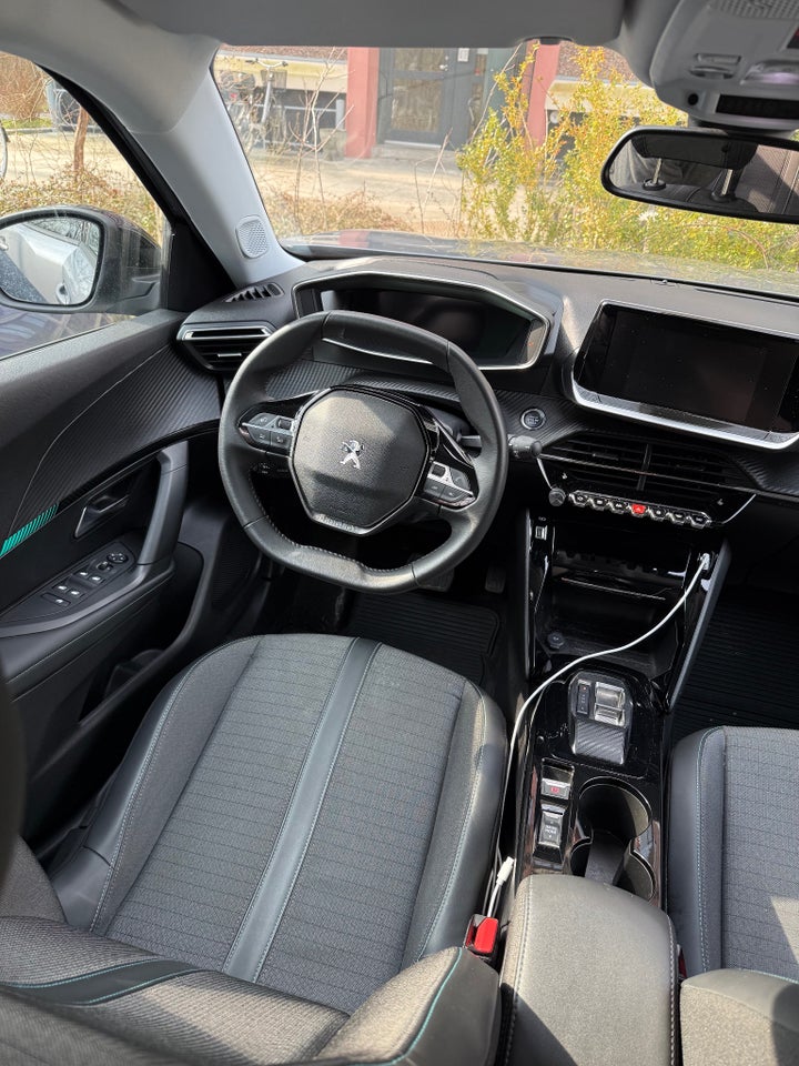 Peugeot e-2008 50 Allure Pack 5d