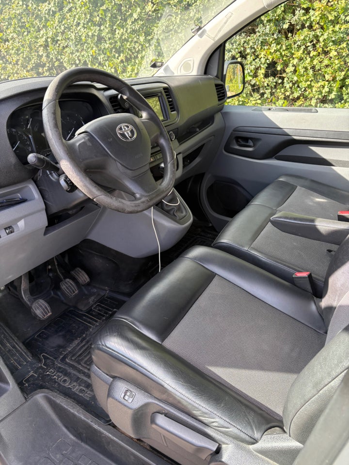 Toyota ProAce 1,6 D 115 Medium Comfort 5d