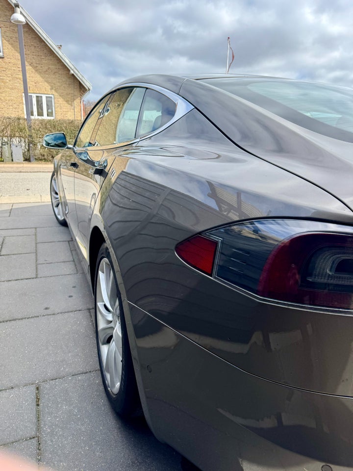 Tesla Model S 90D 5d
