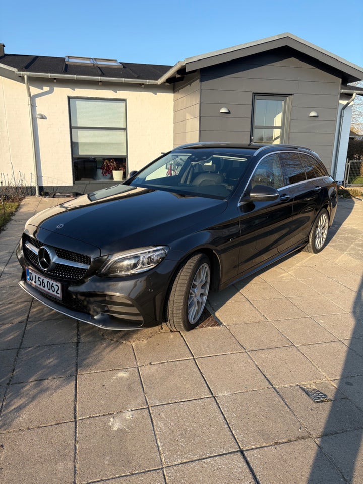 Mercedes C300 de 2,0 AMG Line stc. aut. 5d