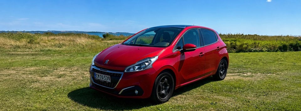 Peugeot 208 1,5 BlueHDi 100 Signature Sky 5d